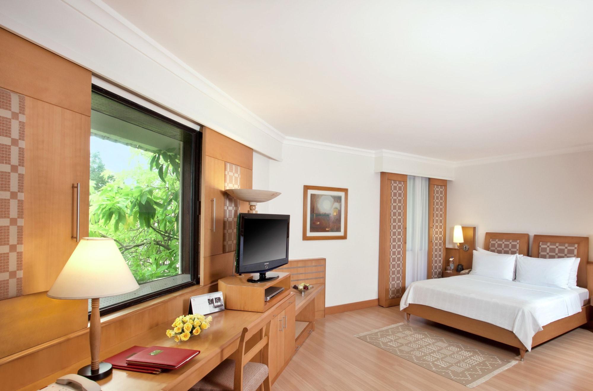 โรงแรมไทรเด้นท์ เชนไน ภายนอก รูปภาพ A room at the Taj Bengal