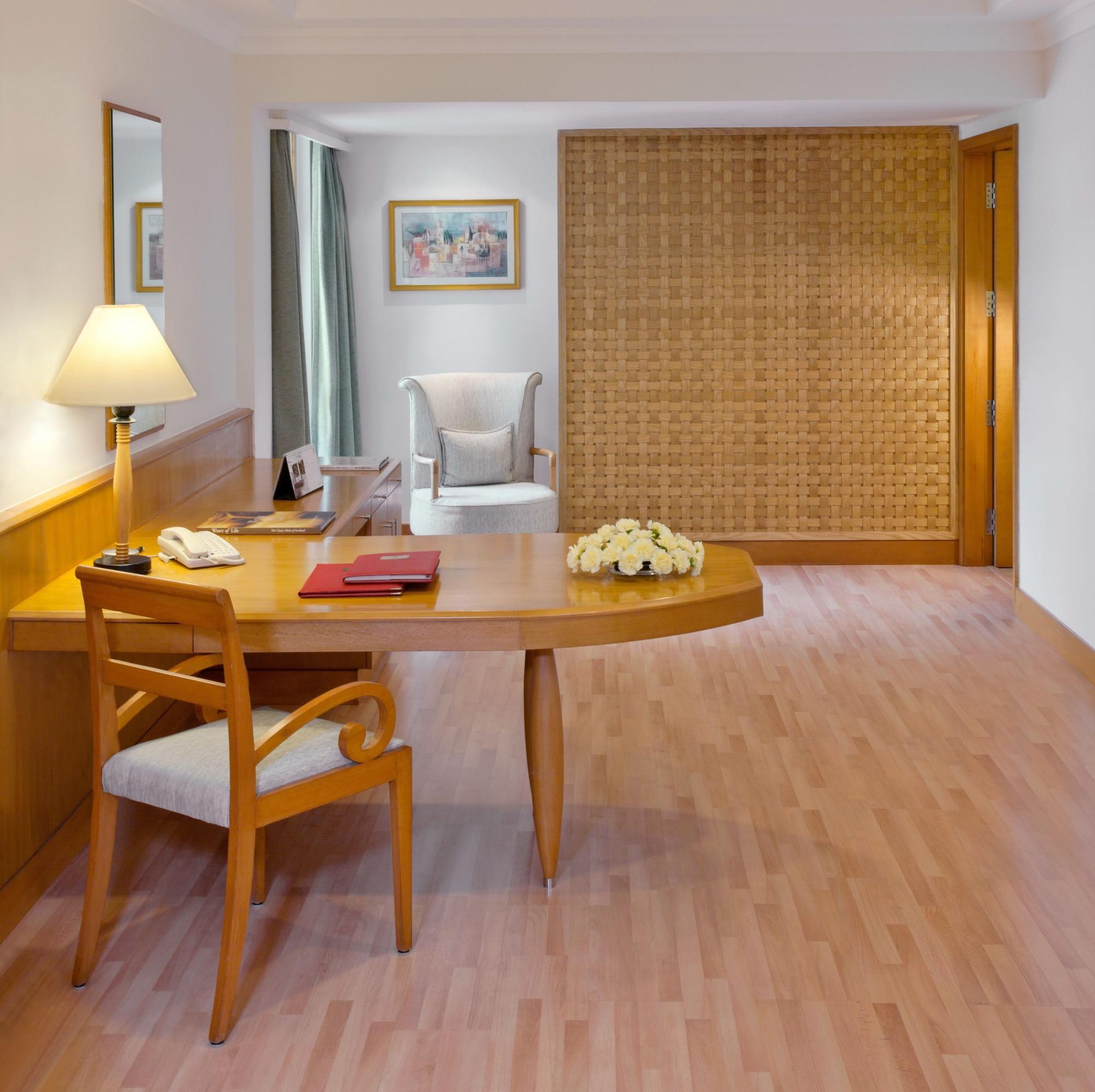 โรงแรมไทรเด้นท์ เชนไน ภายนอก รูปภาพ A room at the hotel