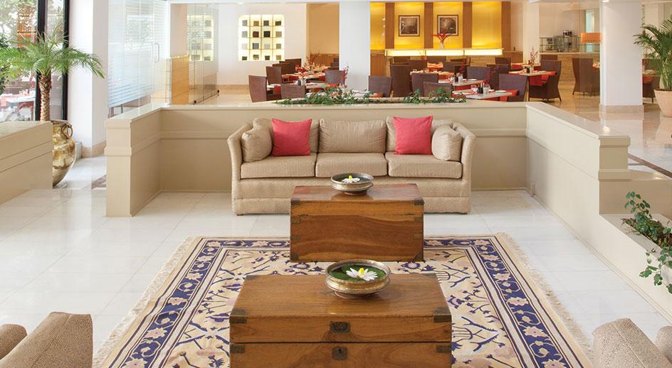 โรงแรมไทรเด้นท์ เชนไน ภายนอก รูปภาพ The lobby