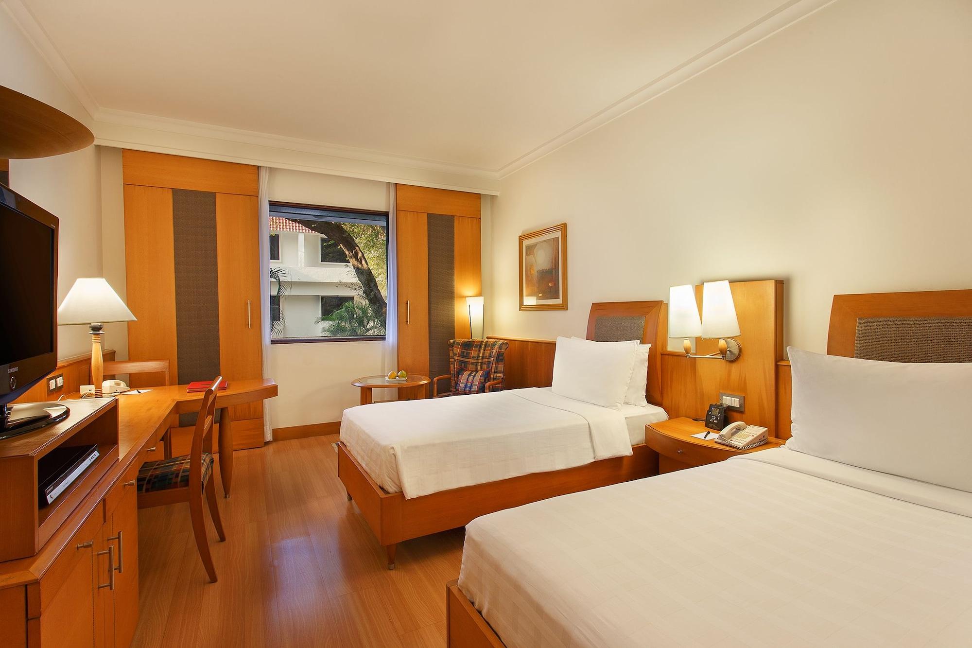 โรงแรมไทรเด้นท์ เชนไน ภายนอก รูปภาพ A room at the Taj Bengal