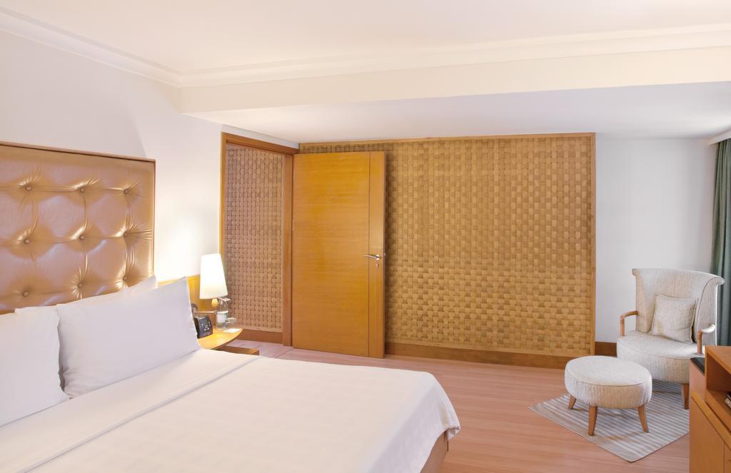 โรงแรมไทรเด้นท์ เชนไน ภายนอก รูปภาพ A room at the hotel
